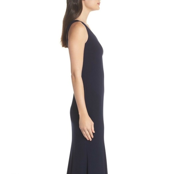 NWT‎ Xscape Deep V-Neck Trumpet Gown in Navy Blue [ SZ 12 ] - Picture 5 of 8